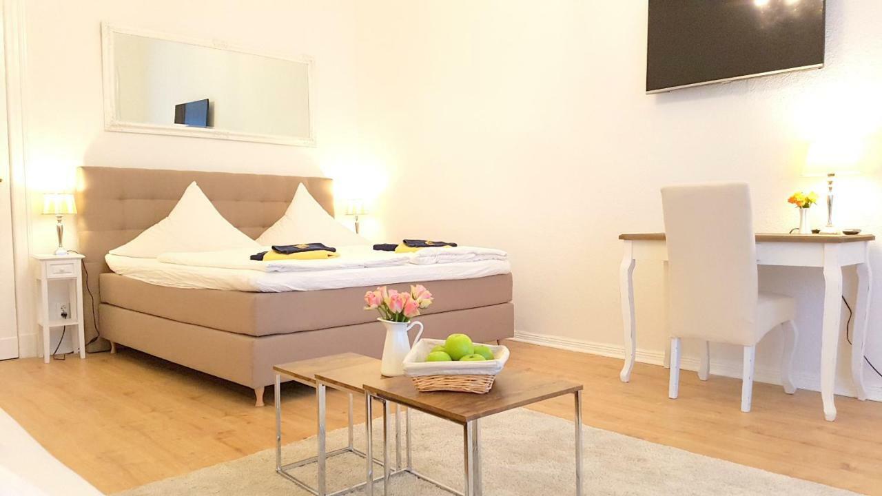 Kvh By Rockchair Apartments L Superhost Status L Boxspringbett Am Schloss Charlottenburg Welcomes You! Берлин Экстерьер фото